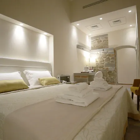 Renaissance 3*