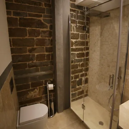 Renaissance Hotel 3*