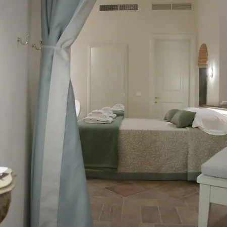 Renaissance Hotell 3*