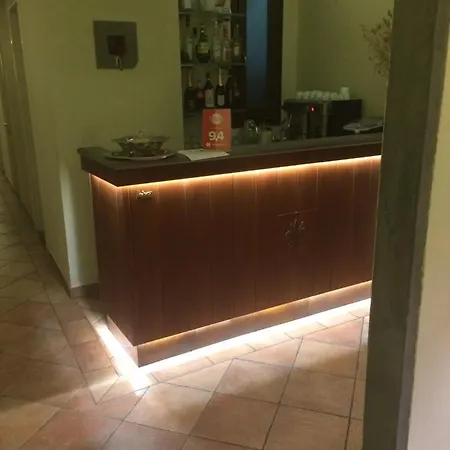 Renaissance Hotel 3*